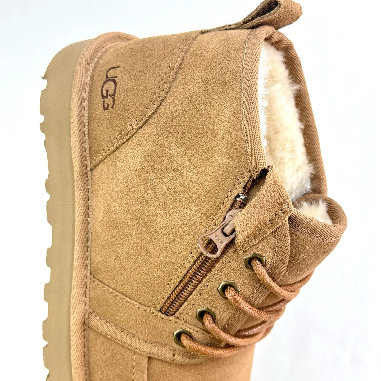 💰600 1163095 Newm zipper shell. Classic Newm series. Upgraded side zipper style for easy putting on and taking off. High satin smooth cow suede material. It won’t freeze your feet in the winter. You must arrange the hair adding. Size: 39 40 41 42 43 44 45